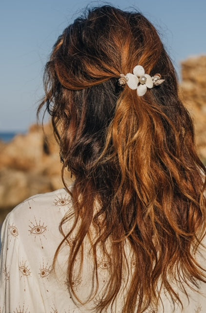 Isla ibiza Bonita Hair clip SKU: 8124905-Shells / Brown - Cream - Terra