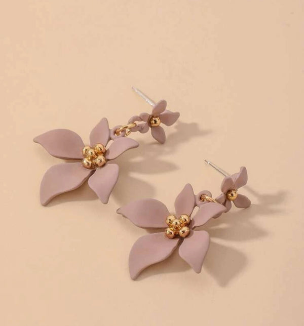 Oorbellen met orchidee bloemetjes, oud roze/goud