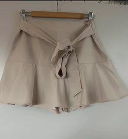 Skort ruffel met onzichtbare rits, beige