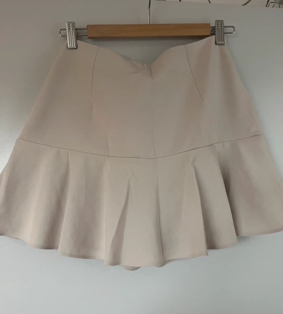 Skort ruffel met onzichtbare rits, beige