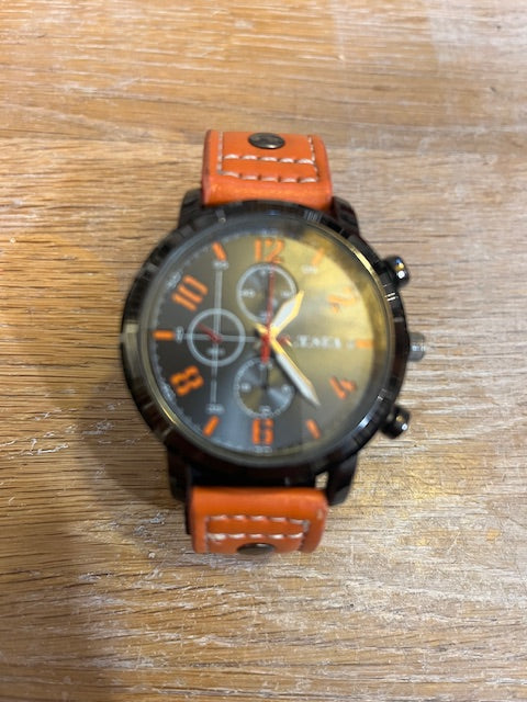 Heren horloge met oranje band en wijzerplaat zwart/oranje