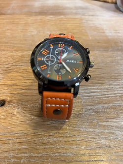 Heren horloge met oranje band en wijzerplaat zwart/oranje