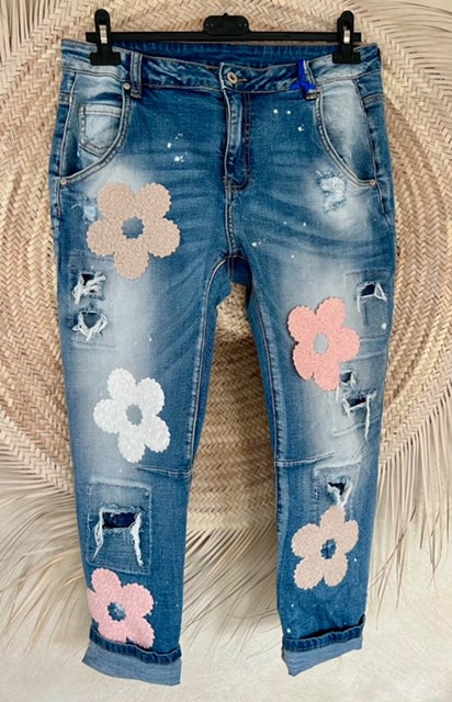 Jeans met pastel geborduurde flowers