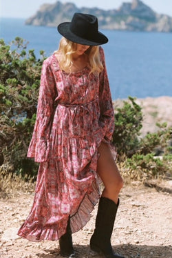 Isla Ibiza Bonita Maxi Dress Happy Feathers – Red 8222714